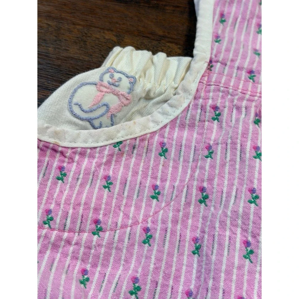 Vintage OshKosh B'gosh girls bubble romper w/ kitty. SZ 12 months.  Rare find